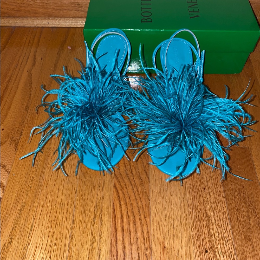 Bottega Veneta Feather Dot 👡 Sandals 😍😍😍😍🔥🔥🔥🔥